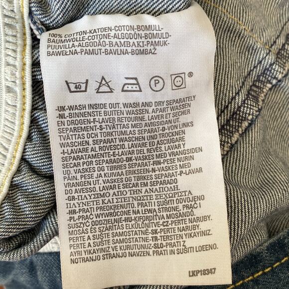 Vintage Levi’s Denim Jean Crop Jacket Zipper Made in Belgium size small - Picture 10 of 11